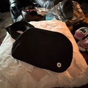 Halara casual waist belt bag